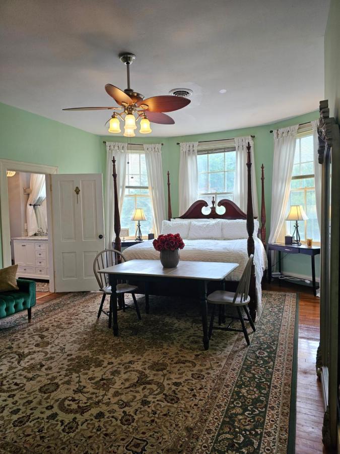 Winridge Manor Bed and Breakfast Madison Heights Kamer foto
